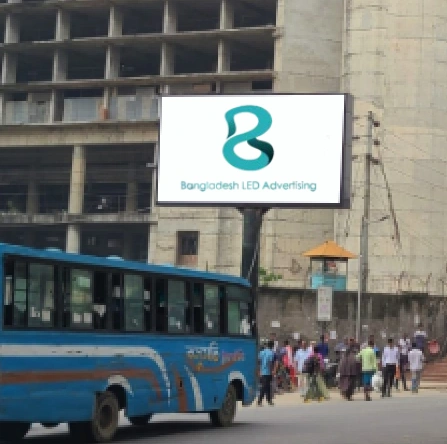 Dhaka Airport Entrance (Banani Side) – LED Billboard Display Strategically placed LED billboard at Dhaka Airport facing Banani-bound traffic