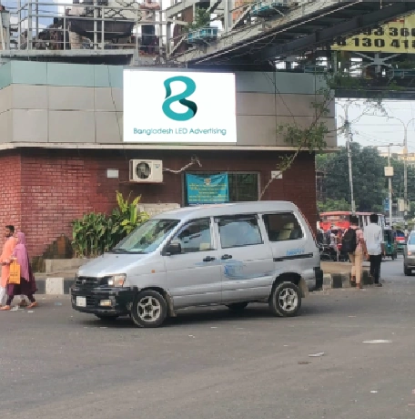 Mirpur-10 Circle LED Billboards – 4-Screen Display in Dhaka Cluster of 4 outdoor LED screens at Mirpur-10 Circle, Dhaka, offering 360° brand visibility in a high-traffic intersection
